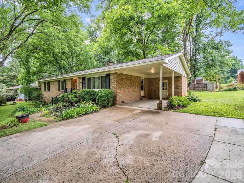 803 Brittain Drive, Shelby, NC - 3 beds, 2 baths, 1,395 sqft - $239,900