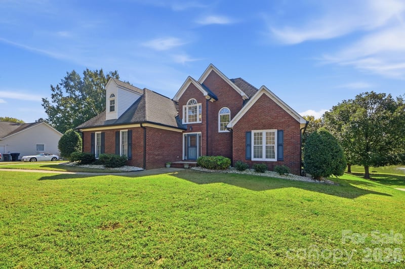 2322 Beaver Pond Road, Kannapolis, NC - 3 beds, 2.5 baths, 2,328 sqft - $465,000