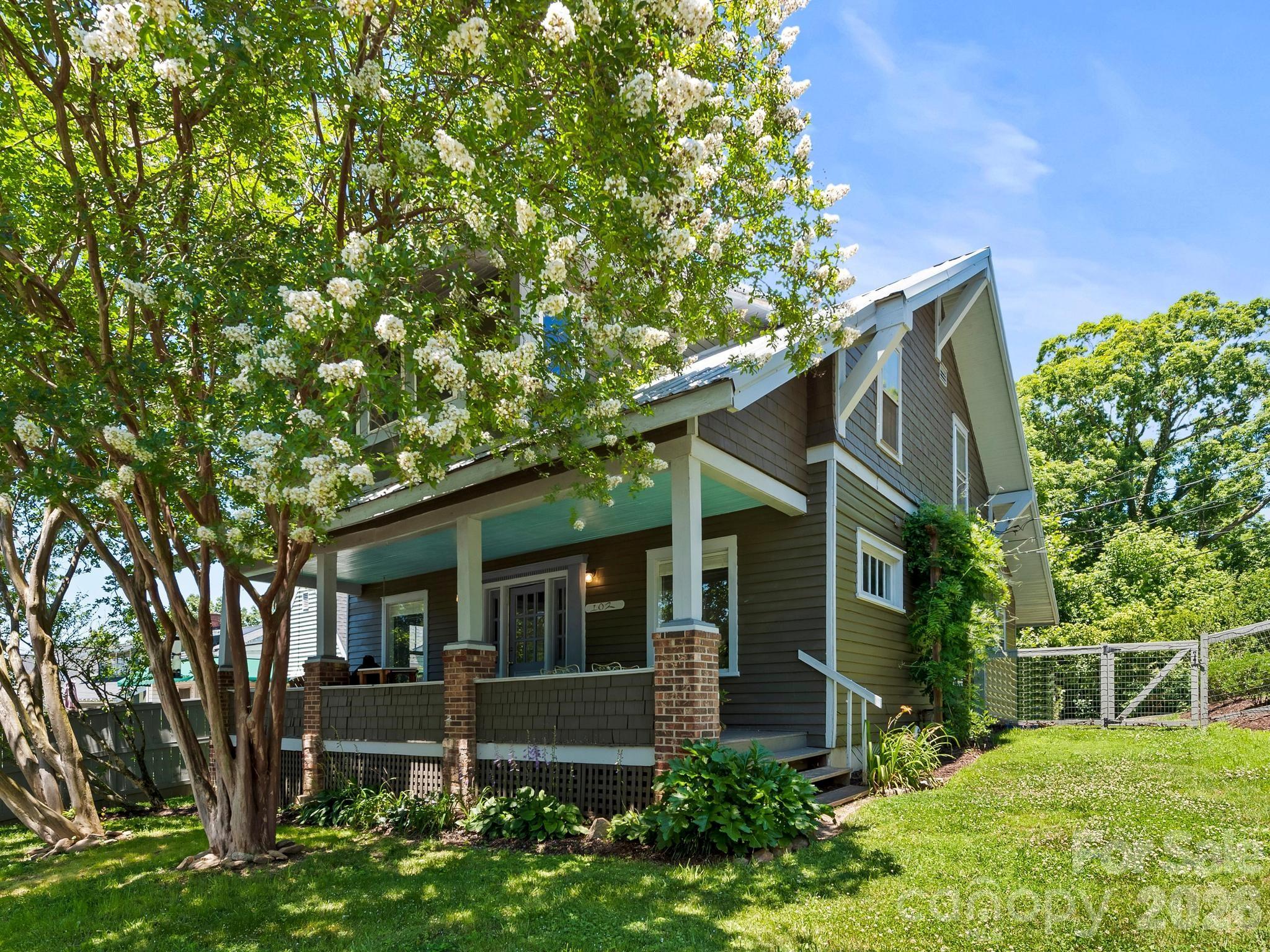 102 Courtland Avenue, Asheville, NC. property listing photo