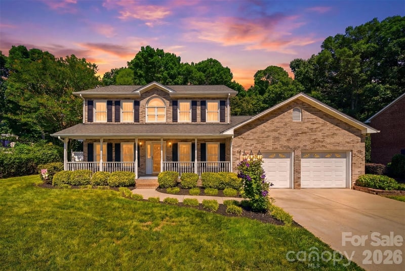1948 Twin Ponds Drive, Hickory, NC - 3 beds, 2.5 baths, 1,890 sqft - $440,000