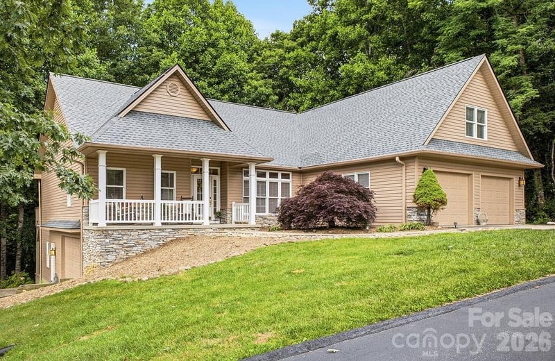 3121 Cove Loop Road, Hendersonville, NC - 4 beds, 3.5 baths, 3,704 sqft - $699,836