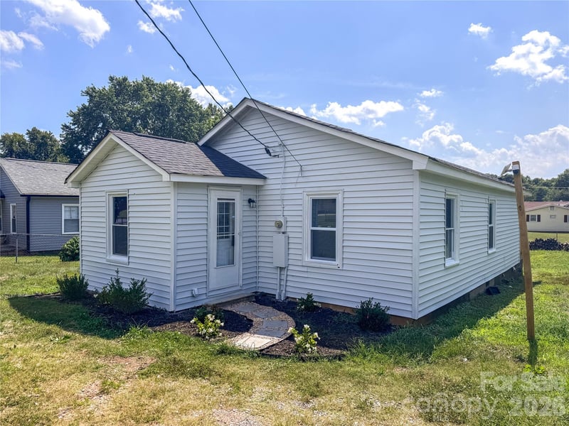 4309 Grier Street, Gastonia, NC - 3 beds, 1 bath, 945 sqft - $169,000