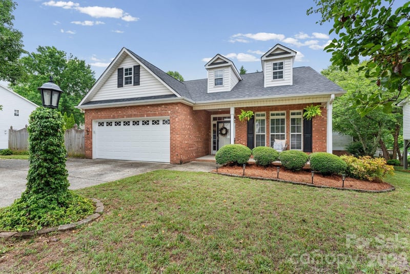 1900 Austin Place Lane, Winston Salem, NC - 3 beds, 2 baths, 1,538 sqft - $347,000