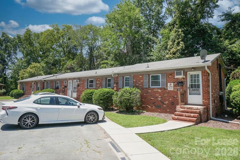 3402 Craig Avenue, Charlotte, NC - 1 bed, 1 bath, 610 sqft - $950