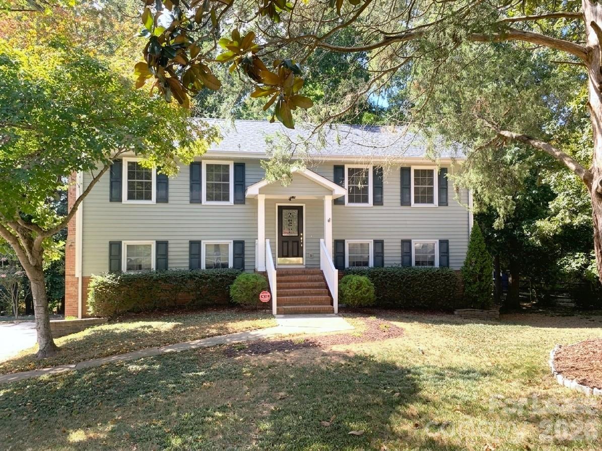 1114 Glenshannon Road, Matthews, NC. property listing photo