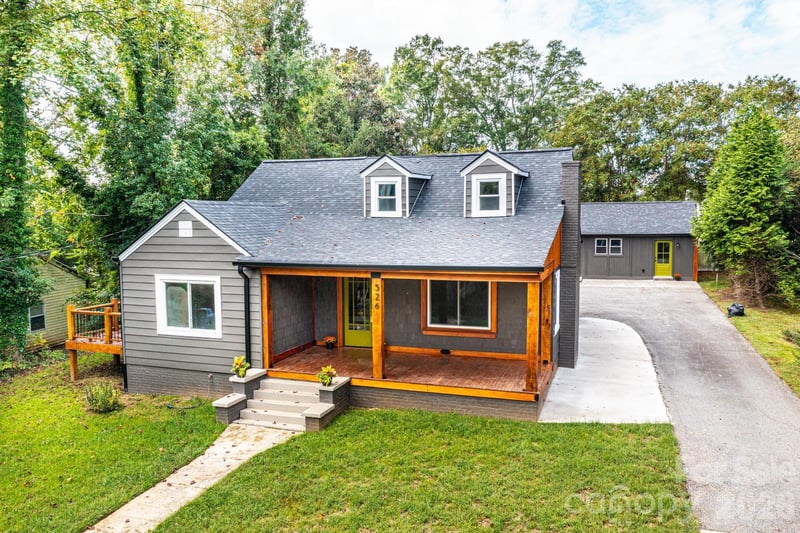 526 Kentwood Street SW, Lenoir, NC - 5 beds, 2,550 sqft - $415,000