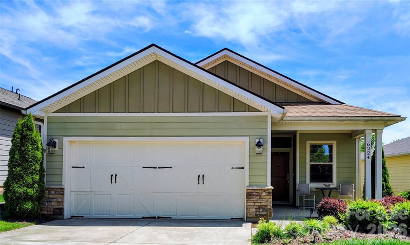 6224 Raven Rock Drive, Denver, NC - 2 beds, 2 baths, 1,565 sqft - $450,000
