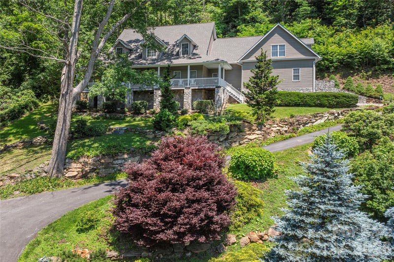 554 Breckenridge Road, Waynesville, NC - 3 beds, 4.5 baths, 4,181 sqft - $1,350,000