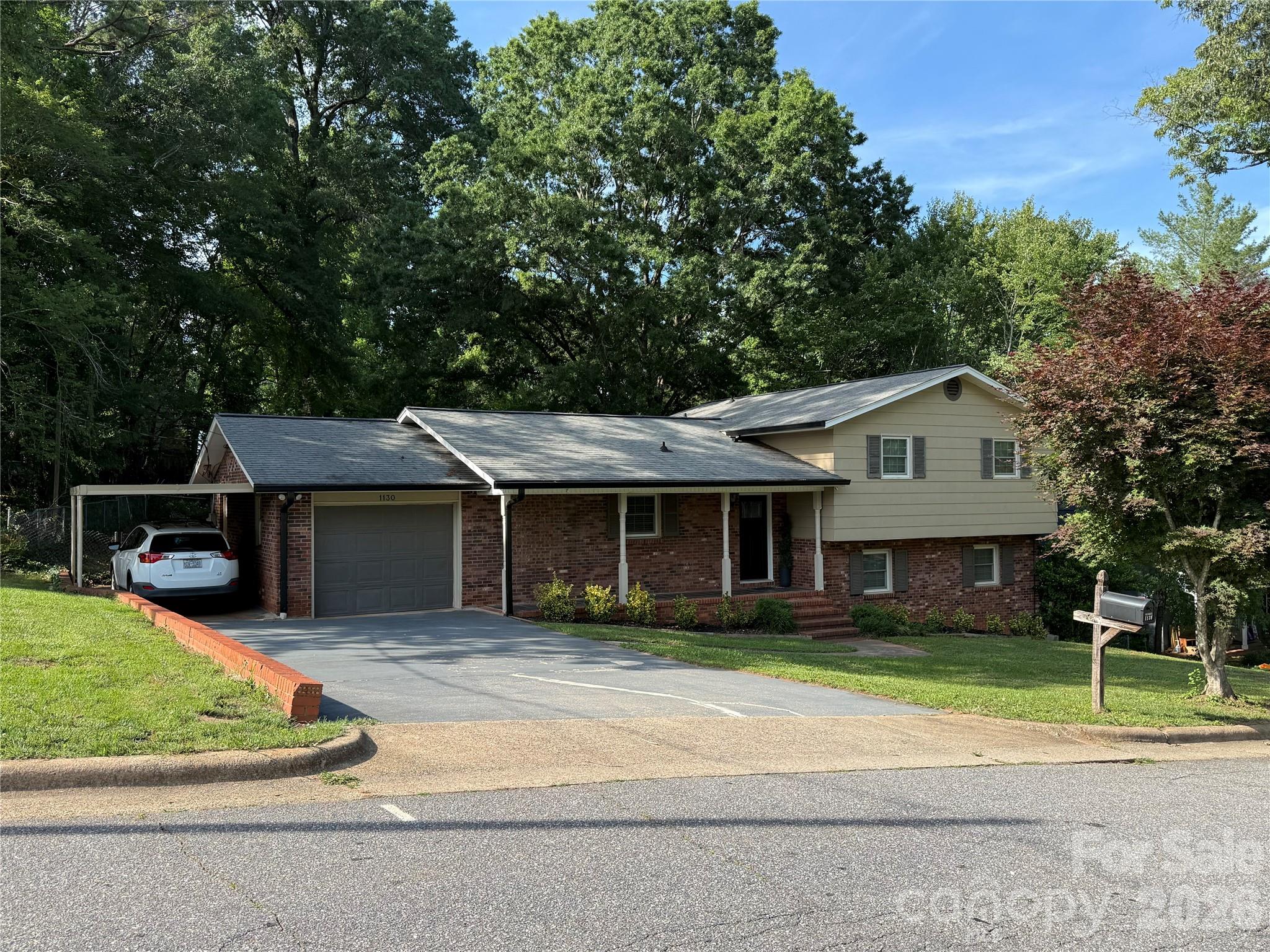 1130 16th Avenue NW, Hickory, NC — property listing photo