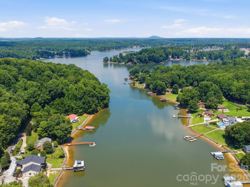 2640 Sadler Road, Charlotte, NC - 3 beds, 6.5 baths, 5,650 sqft - $2,975,000