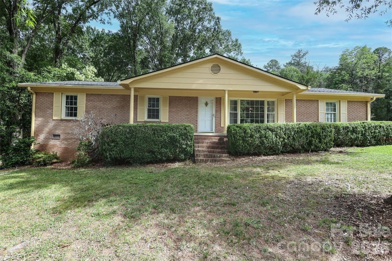 210 Cliffside Drive, Kannapolis, NC - 3 beds, 2 baths, 2,037 sqft - $335,000
