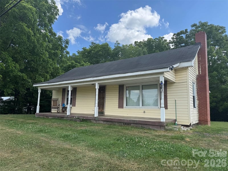 3675 Bringle Ferry Road, Salisbury, NC - 1 bed, 1 bath, 927 sqft - $68,000
