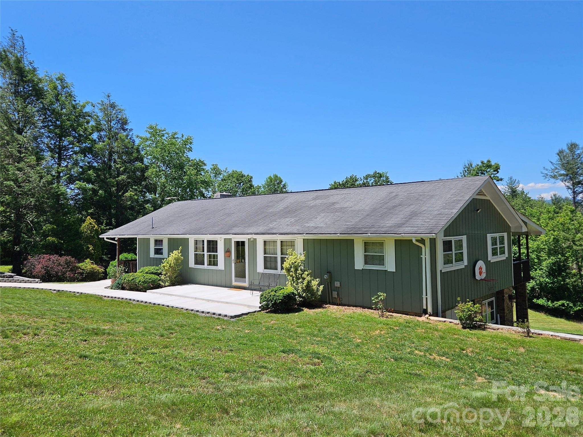 72 Ridgetop Lane, Spruce Pine, NC. property listing photo