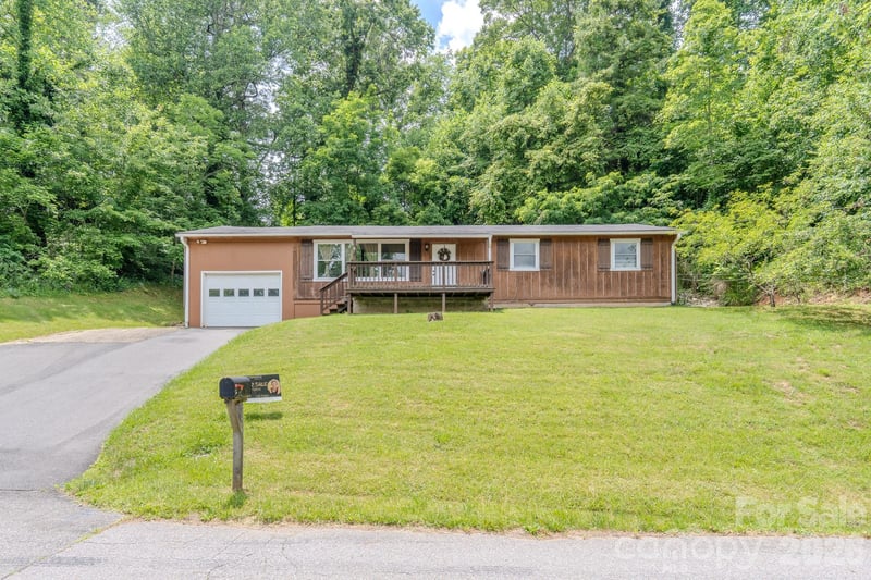 84 English Road, Spruce Pine, NC - 3 beds, 2 baths, 1,200 sqft - $254,000