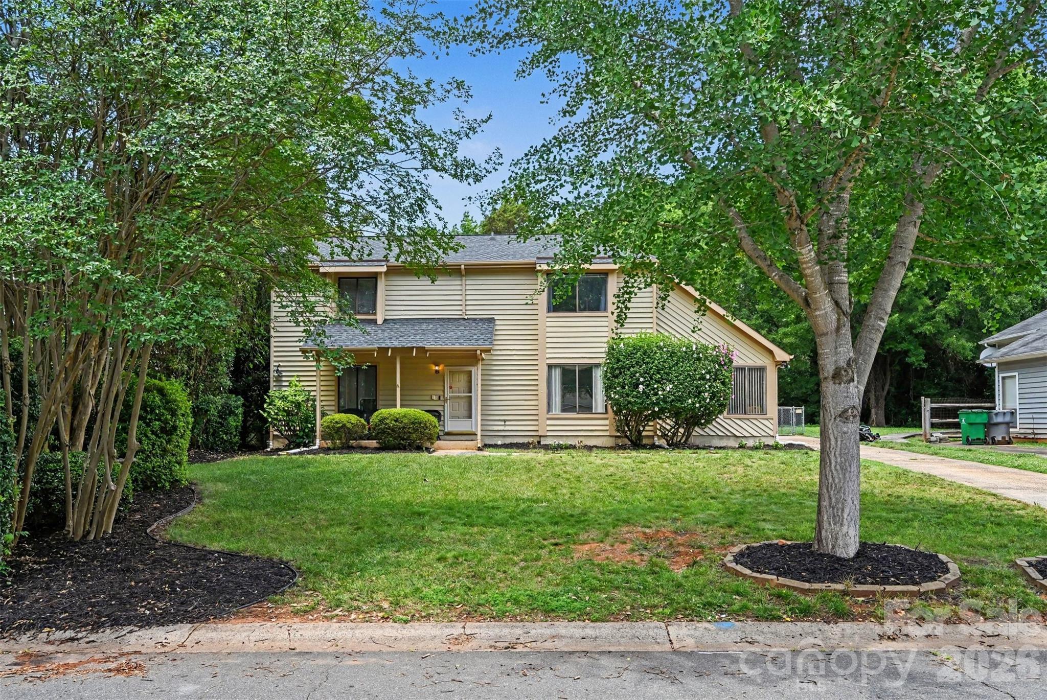 611 Mattingwood Drive, Charlotte, NC. property listing photo