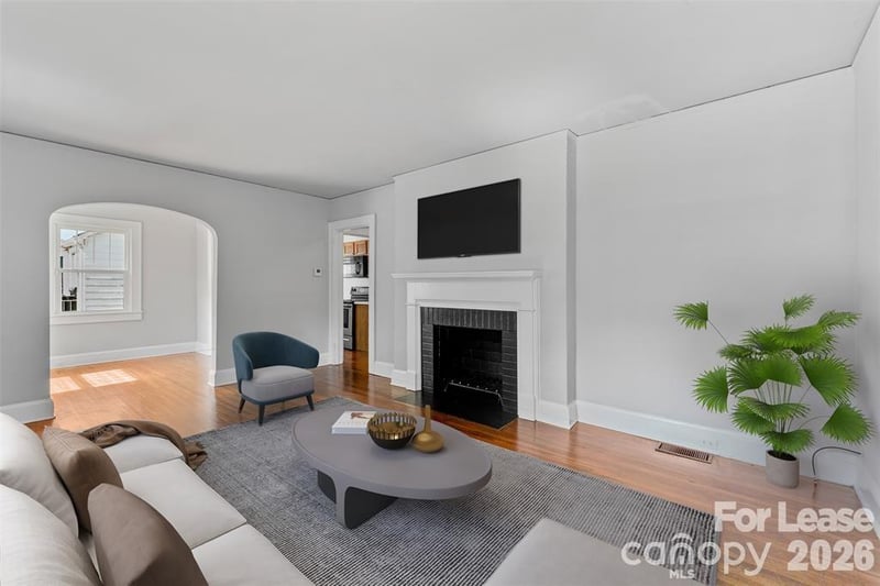 1936 Garibaldi Avenue, Charlotte, NC - 2 beds, 1 bath, 884 sqft - $1,650