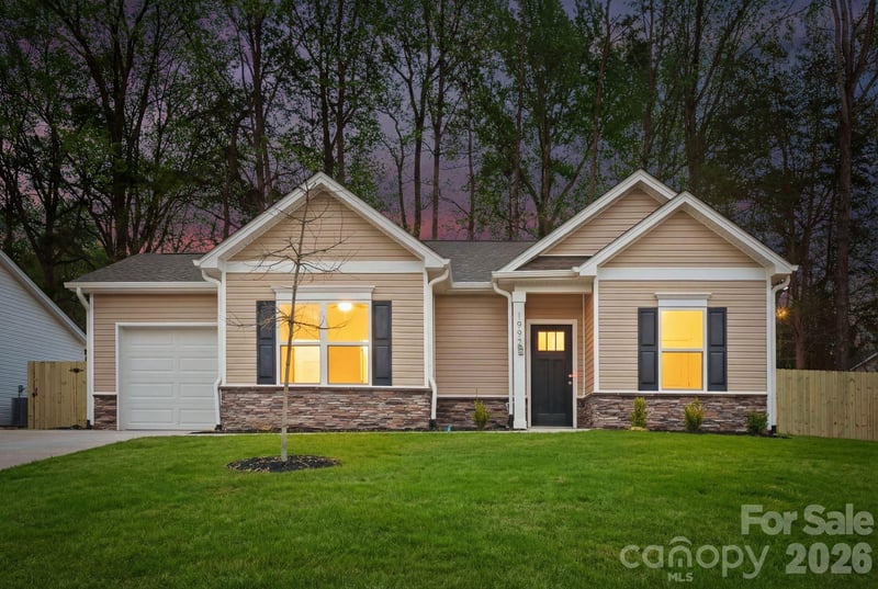 912 Bond Avenue, Gastonia, NC - 3 beds, 2 baths, 1,214 sqft - $254,900
