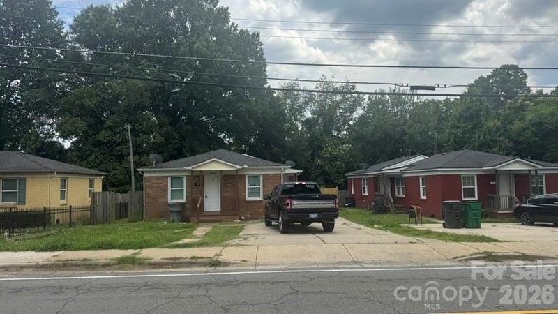 2021 Lasalle Street, Charlotte, NC - 4 beds, 1,305 sqft - $360,000
