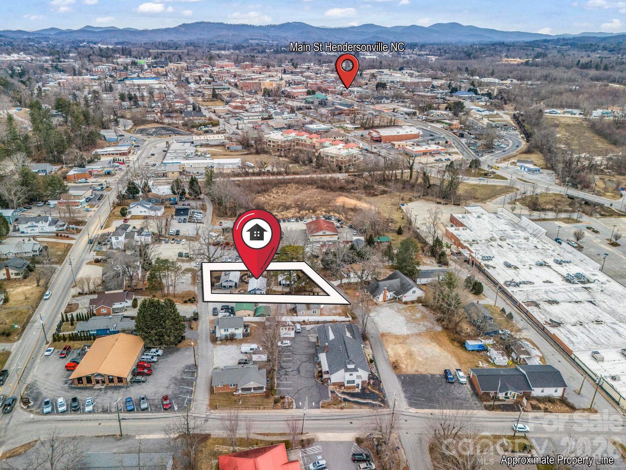 302 Davis Street, Hendersonville, NC. property listing photo