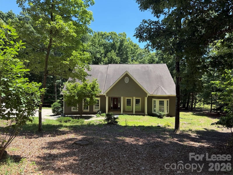 150 Manitou Trail, Statesville, NC - 3 beds, 2.5 baths, 2,118 sqft - $2,100