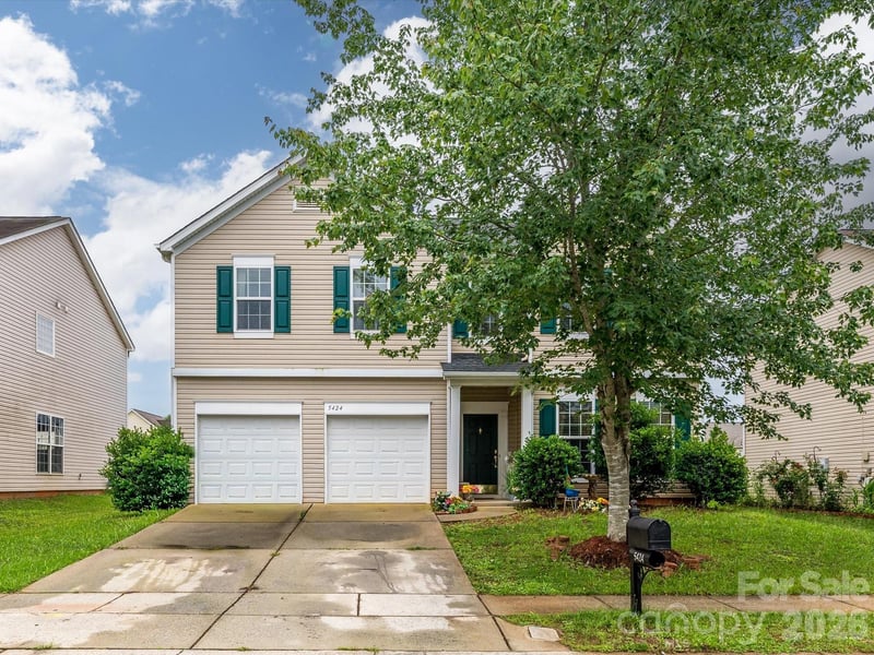 5424 Nightshade Oaks Drive, Charlotte, NC - 5 beds, 3 baths, 3,110 sqft - $420,000