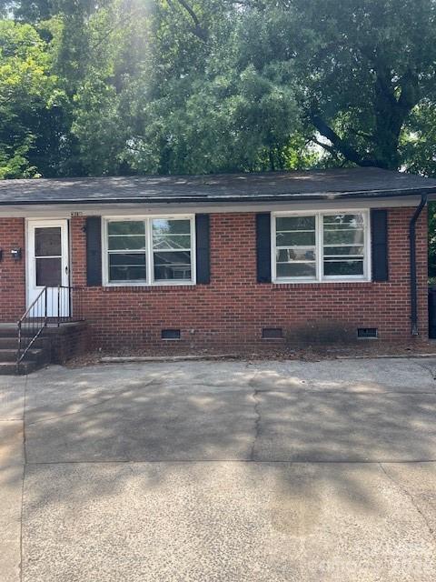 318 Salisbury Road, Statesville, NC. property listing photo