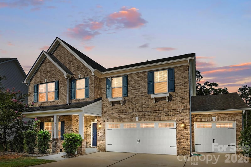 3537 Arnica Court, Fort Mill, SC - 4 beds, 3.5 baths, 3,626 sqft - $675,000