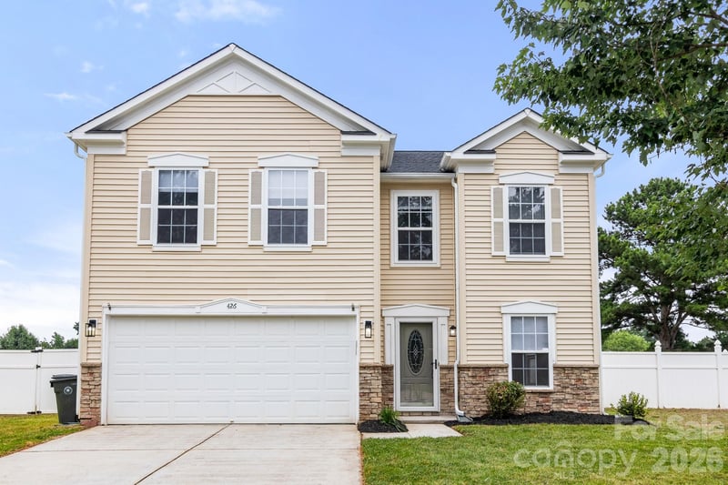 426 Brookhollow Drive, York, SC - 3 beds, 2.5 baths, 2,276 sqft - $319,900