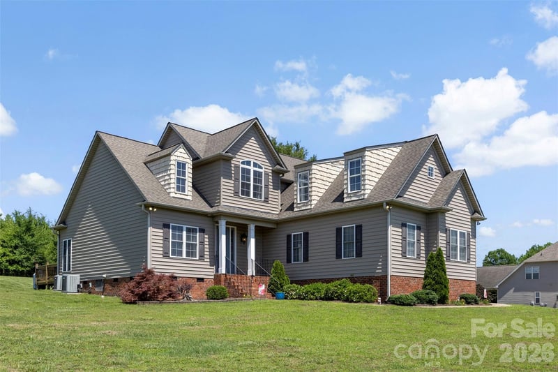 816 Springs Road, Dallas, NC - 3 beds, 2.5 baths, 2,370 sqft - $457,500