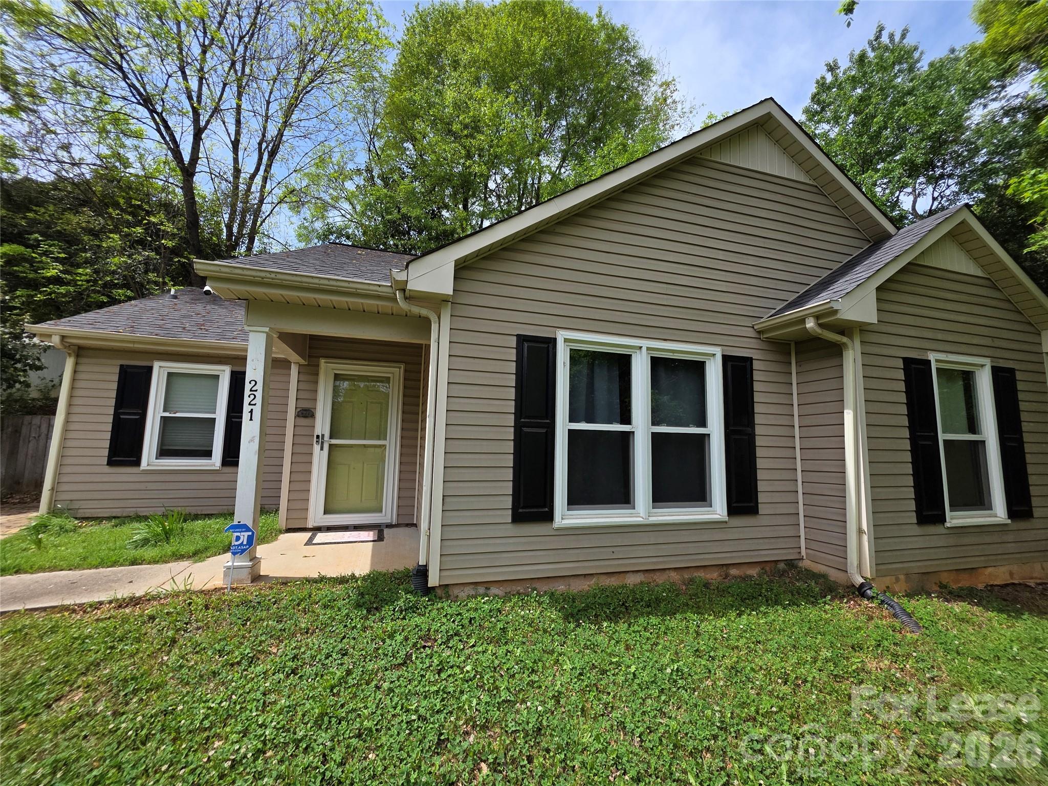 221 Auten Circle, Mount Holly, NC. property listing photo