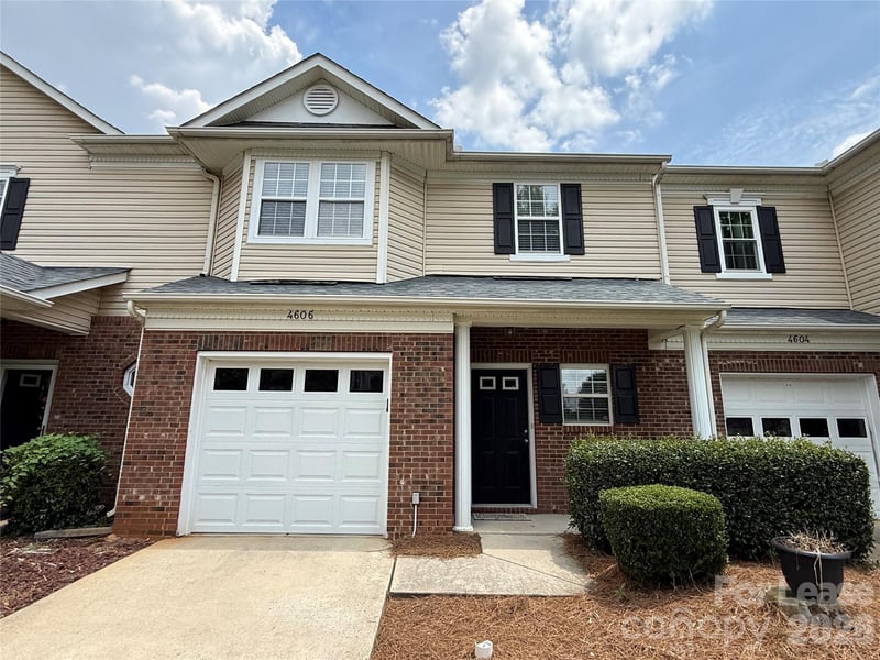 4606 Kingsland Court, Charlotte, NC - 3 beds, 2.5 baths, 1,664 sqft - $1,895