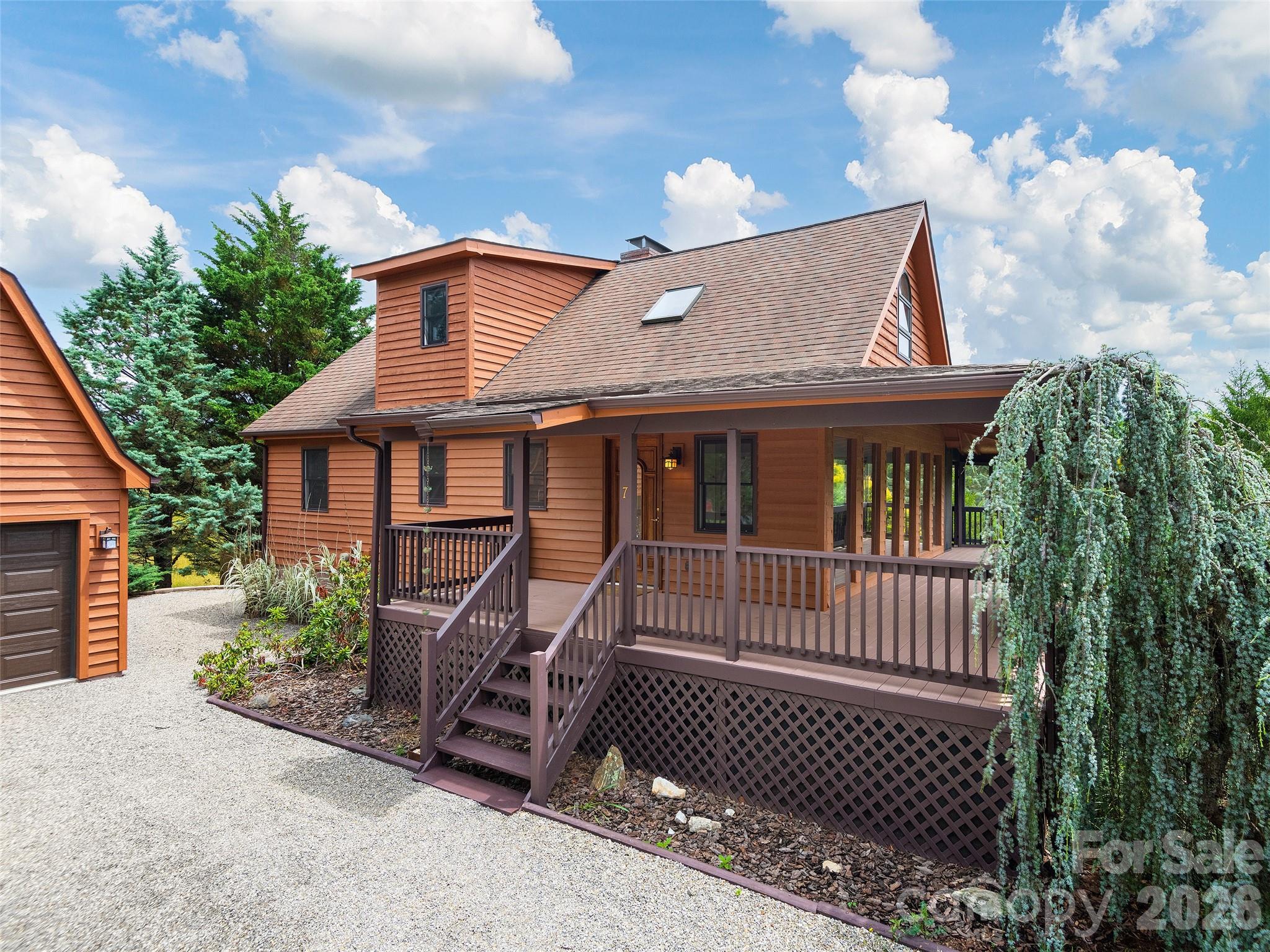 7 Hope Lane, Weaverville, NC — property listing photo