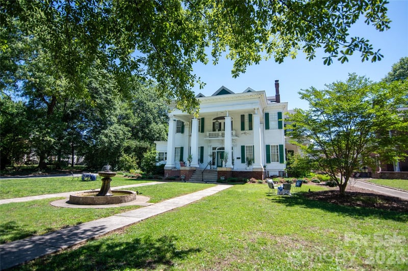 413 S Washington Street, Shelby, NC - 6 beds, 3.5 baths, 6,058 sqft - $750,000