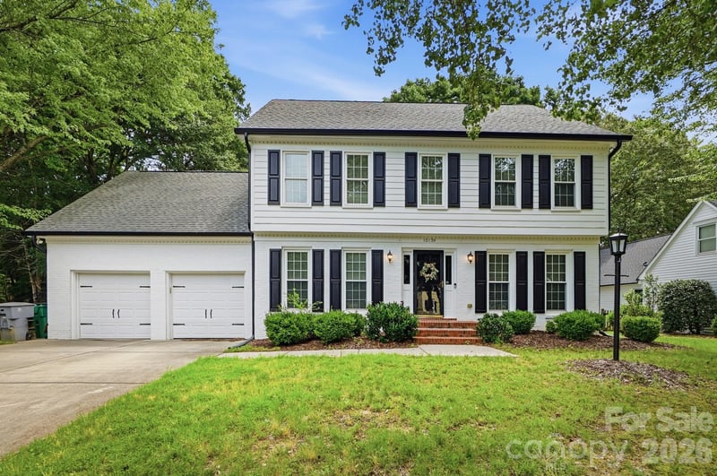10129 Hanover Glen Road, Charlotte, NC - 4 beds, 2.5 baths, 2,673 sqft - $870,000