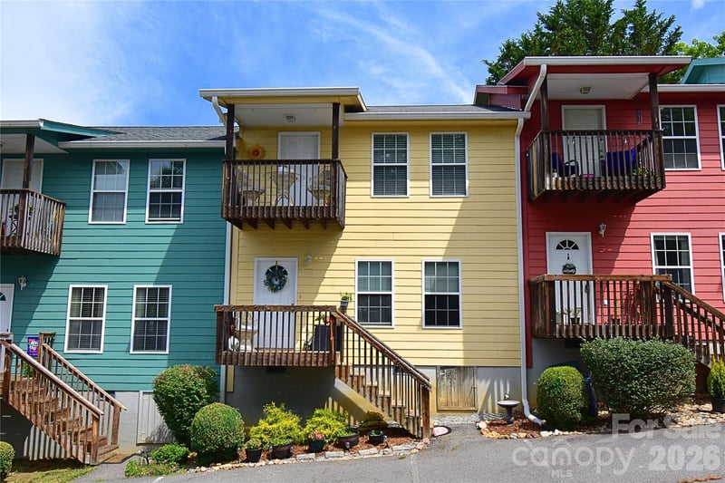 145 Lincoln Park Road G, Burnsville, NC - 2 beds, 2 baths, 1,240 sqft - $240,000