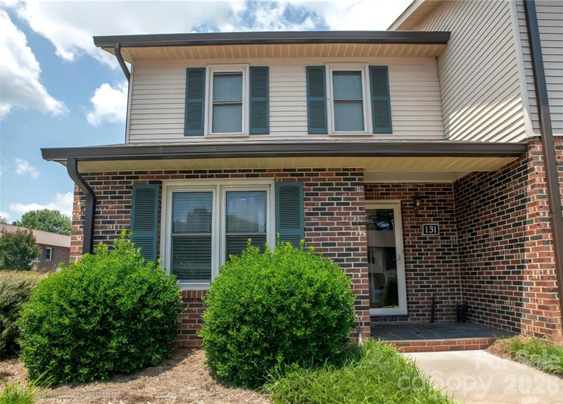 1330 5th Street NE Apt 131, Hickory, NC - 2 beds, 1.5 baths, 1,062 sqft - $185,500