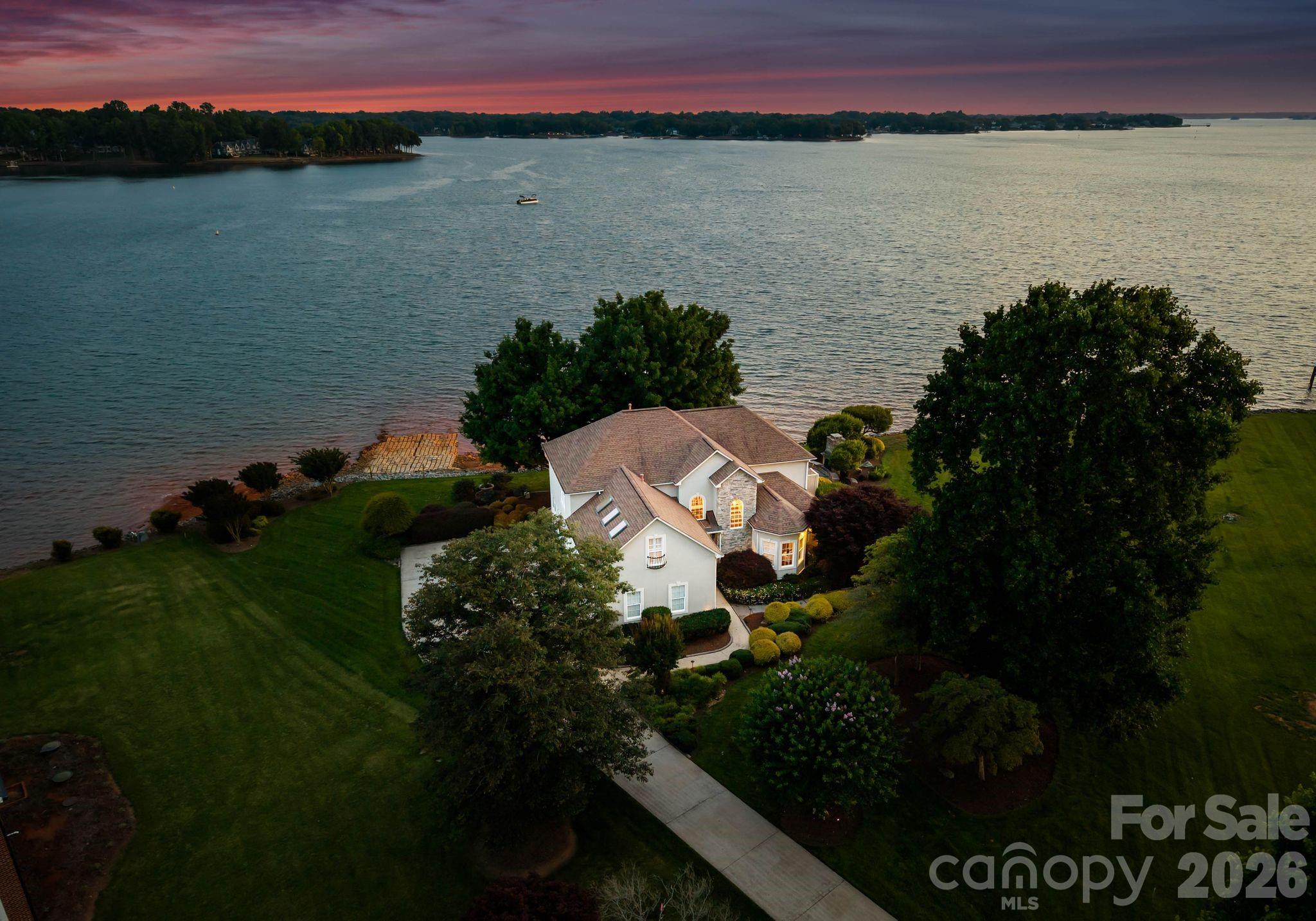 217 Westpaces Road, Mooresville, NC. property listing photo