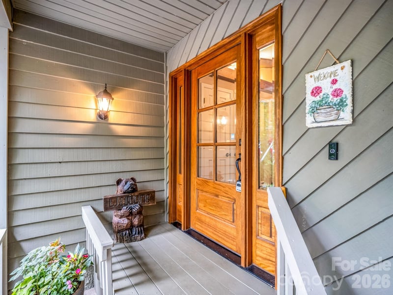 558 Middle Connestee Trail, Brevard, NC - 3 beds, 2 baths, 2,189 sqft - $590,000