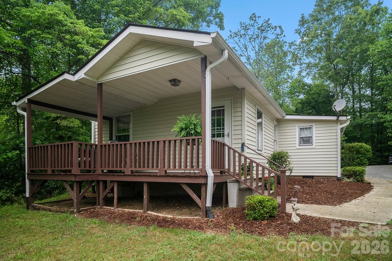 825 Gallimore Road, Flat Rock, NC - 3 beds, 1 bath, 1,056 sqft - $334,900