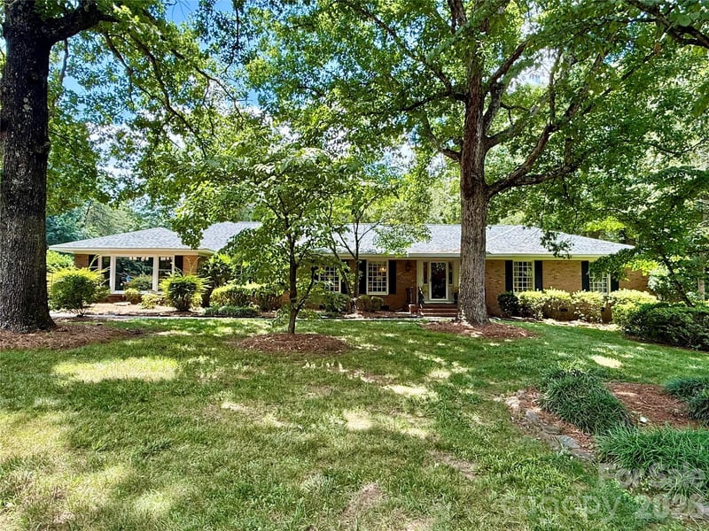 2925 Grampian Drive, Gastonia, NC - 3 beds, 3 baths, 3,144 sqft - $650,000