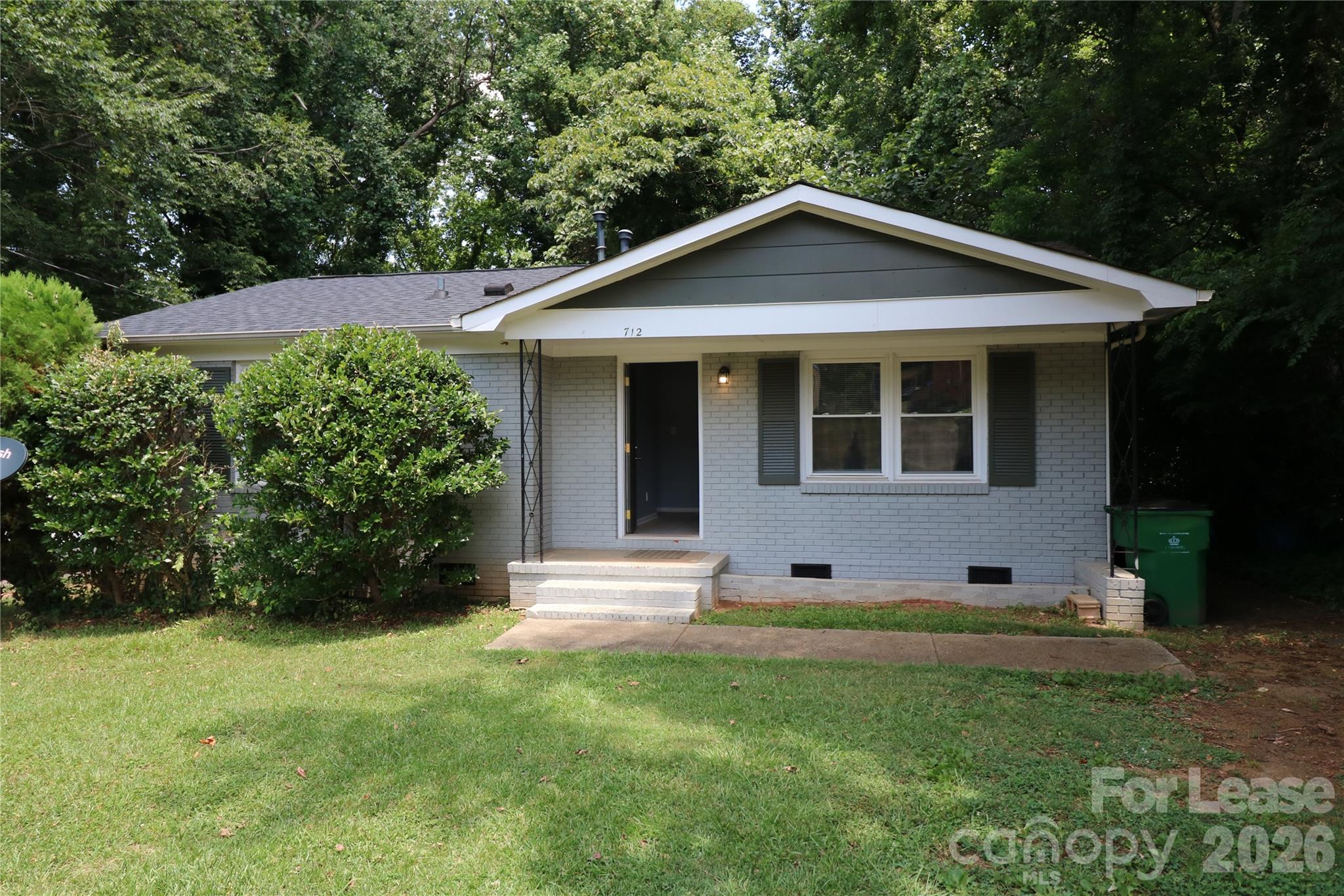 712 Edgegreen Drive, Charlotte, NC. property listing photo