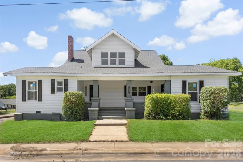509 E Grover Street, Shelby, NC - 6 beds, 3,306 sqft - $440,000