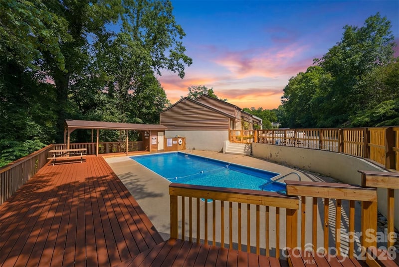 1420 11th Street Drive NW Apt 23, Hickory, NC - 2 beds, 2 baths, 959 sqft - $175,000
