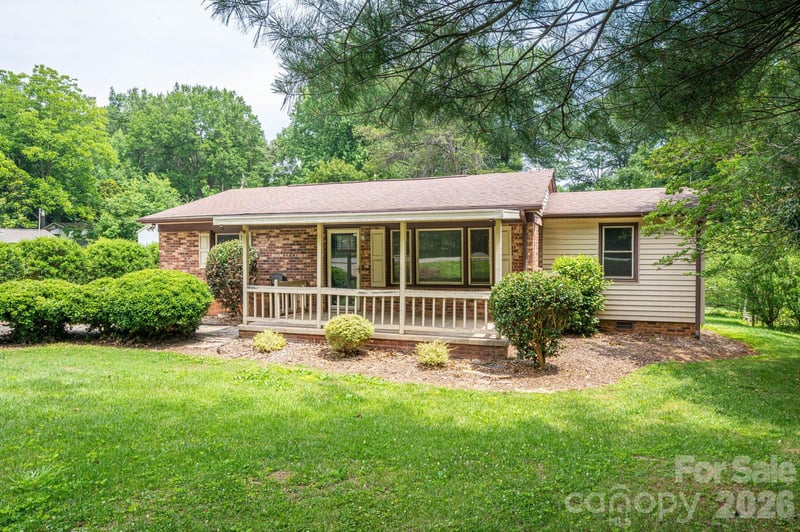 626 Dallas Spencer Mtn Road, Dallas, NC - 2 beds, 1 bath, 949 sqft - $229,000