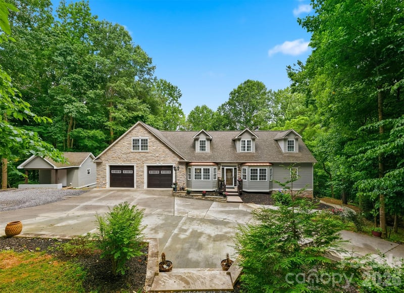 176 Charis Lane, Statesville, NC - 2 beds, 5.5 baths, 4,058 sqft - $739,990