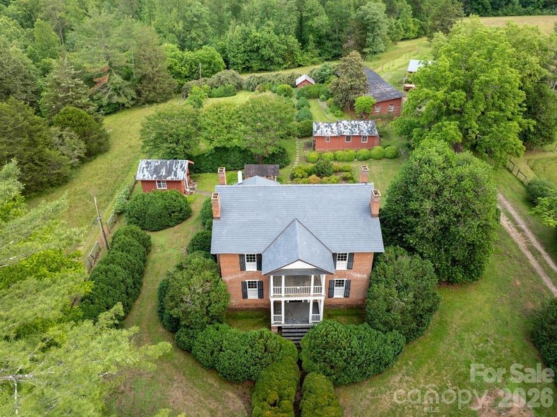 4157 Calico Road, Lenoir, NC - 2 beds, 2 baths, 3,031 sqft - $1,250,000
