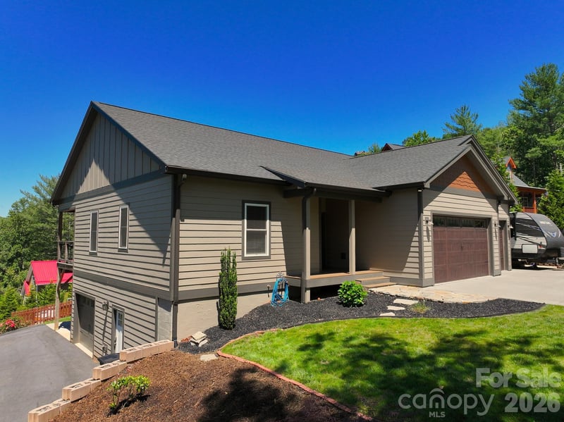 154 & 156 Dogwood Drive, Weaverville, NC - 6 beds, 5 baths, 2,544 sqft - $1,360,000