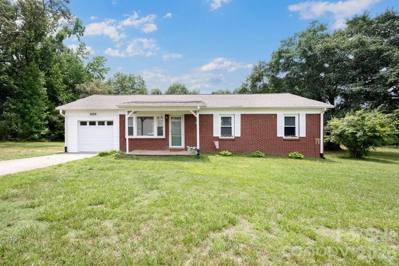 1674 Harris Henrietta Road, Forest City, NC - 3 beds, 2 baths, 1,289 sqft - $215,000