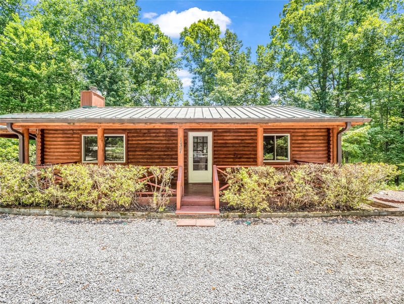 137 Amys Ridge Road, Lake Lure, NC - 2 beds, 2 baths, 1,626 sqft - $359,900