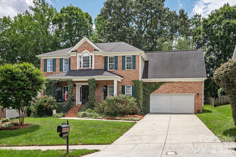 4134 Oakton Ridge Court, Matthews, NC - 4 beds, 2.5 baths, 3,002 sqft - $639,900
